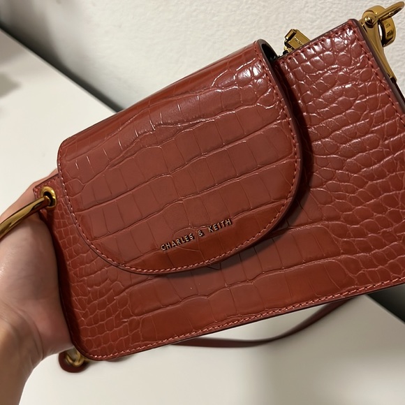 Croc-Effect Ring Handle Mini Front Flap Wallet - Picture 5 of 5